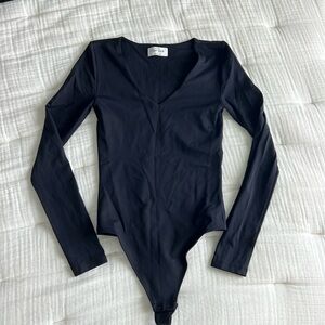 Babaton Contour V-neck Bodysuit